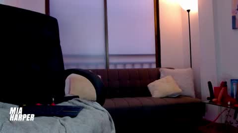 Mia online show from October 30, 10:10 pm