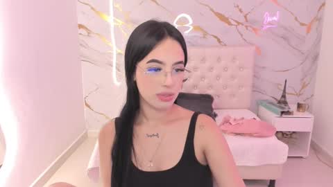    online show from October 8, 12:33 pm