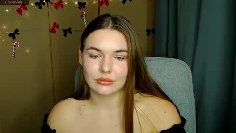 mia_lemm online show from December 18, 8:09 am