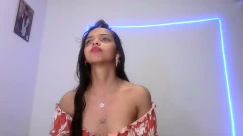 mia lucy 21 online show from November 12, 8:33 pm