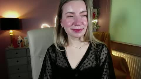 Mia online show from March 6, 11:47 am