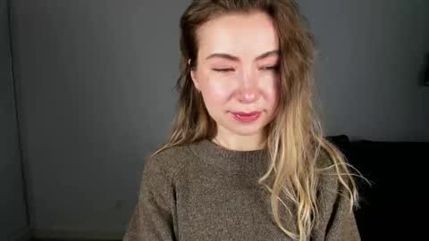 Mia online show from January 7, 7:35 am