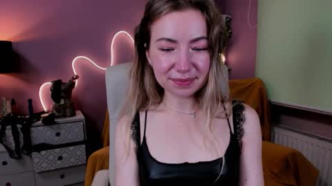 Mia online show from September 19, 6:50 am