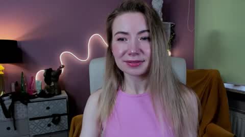 Mia online show from September 28, 7:28 am