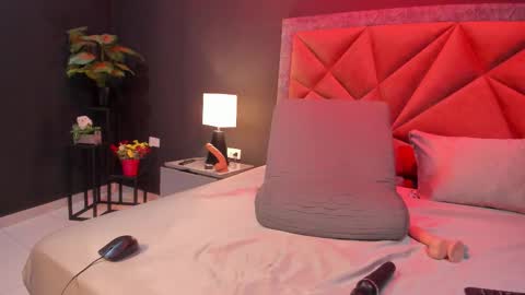 MIA  online show from December 21, 7:53 pm