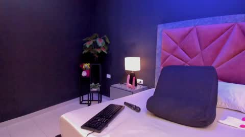 MIA  online show from April 19, 6:32 pm