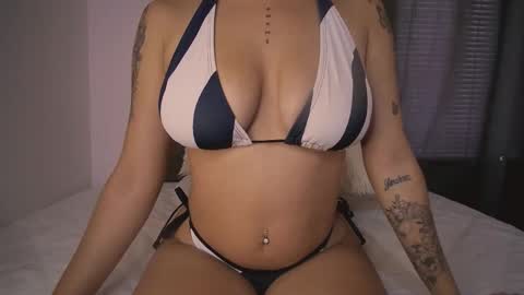 mia independent model online show from October 29, 2:30 pm