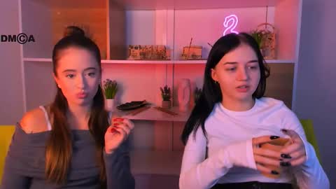 mia_moah online show from October 19, 9:25 am