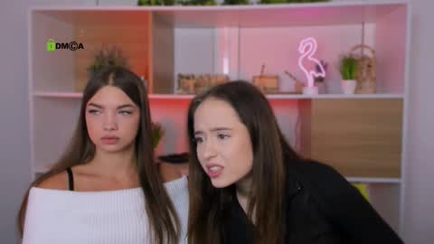 mia_moah online show from October 14, 8:50 am