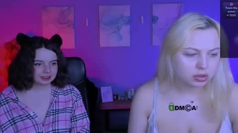 mia_mooon_ online show from April 17, 9:00 am