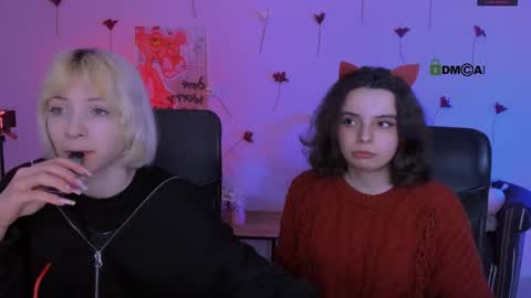 mia_mooon_ online show from April 12, 8:51 am