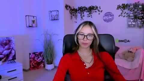 mia_mooon_ online show from July 25, 8:56 am