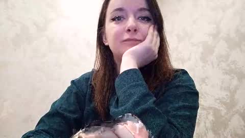 Mia online show from November 8, 9:34 am