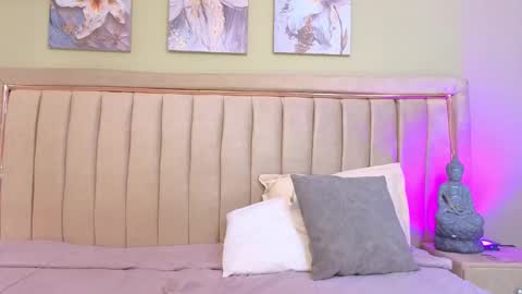 Mia online show from March 17, 12:10 pm