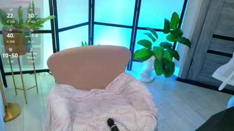 Sweet Mia online show from September 30, 6:40 pm