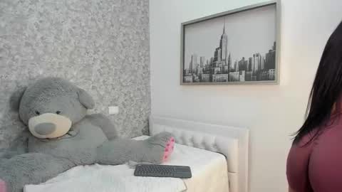 Mia online show from March 27, 8:26 am