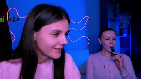 mia online show from April 21, 9:27 am