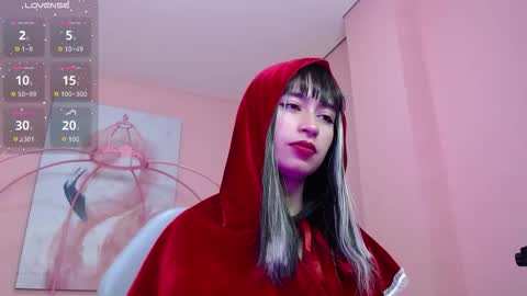 Mia  online show from December 19, 1:17 pm