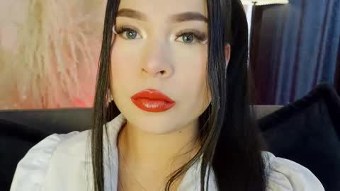 Mia online show from January 16, 7:01 pm