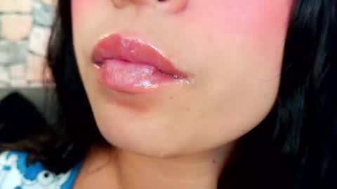 Mia online show from October 31, 12:22 am