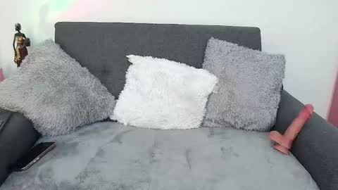 Mia Roux online show from September 21, 7:07 pm