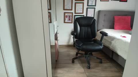 Mia Sepulveda online show from April 11, 3:05 pm