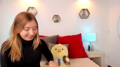 Mia  online show from January 19, 12:59 pm