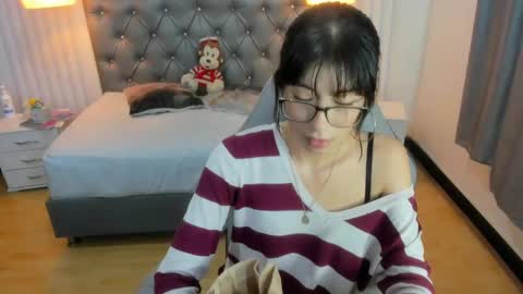 Mia Vanucci online show from March 8, 4:12 am