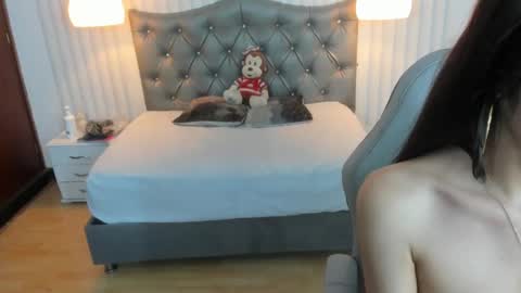 Mia Vanucci online show from March 5, 6:44 am