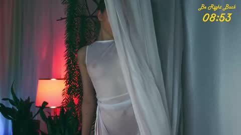 Mia online show from March 21, 11:26 am