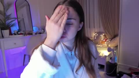 VixenMia online show from February 28, 3:15 am