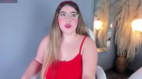 mia vixenn  online show from November 7, 4:48 am