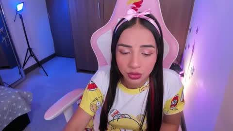 mia  nicolle online show from January 19, 2:32 am