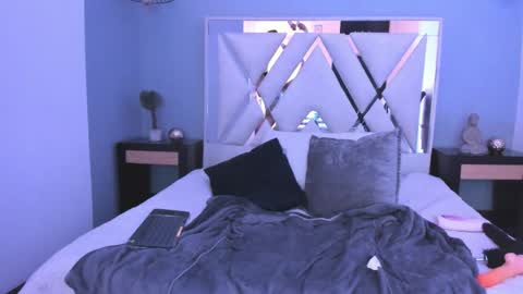 miaa_adamss_ online show from January 8, 8:04 pm