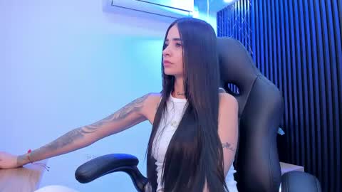Mia  online show from July 22, 12:51 pm