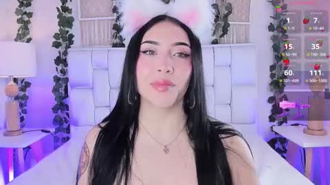 Mia online show from October 28, 11:55 am