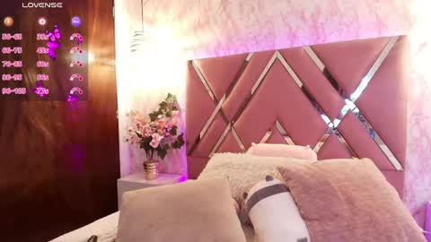 miaa_smiith1 online show from February 26, 5:00 pm