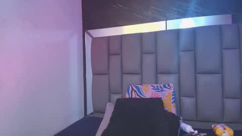 Mia online show from November 24, 12:04 pm