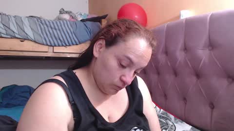 Snapshot of miaabrownn chatting on December 17, 7:37 pm MIA online show from December 17, 7:37 pm