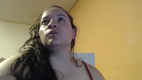 Snapshot of miaabrownn chatting on February 10, 3:57 am MIA online show from February 10, 3:57 am