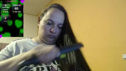 Snapshot of miaabrownn chatting on February 20, 7:52 pm MIA online show from February 20, 7:52 pm