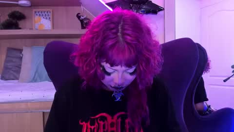 Mia online show from February 22, 3:58 pm