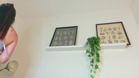 miaanderson__ online show from April 11, 4:11 pm