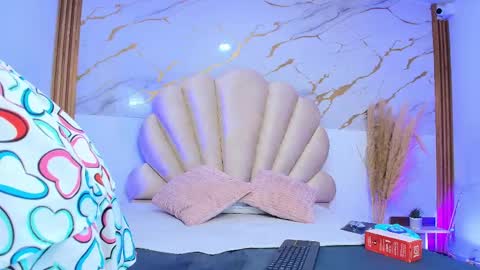 MiaayHero online show from April 9, 7:41 pm