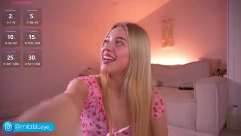 miablueye online show from October 4, 4:49 pm