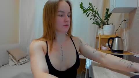 Mia online show from February 2, 5:04 pm