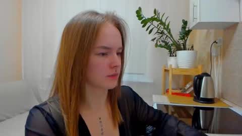 Mia online show from January 22, 3:40 pm