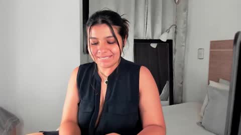 IG Yojanagomez  online show from March 1, 4:26 am