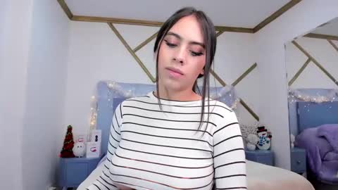 Mia 3 online show from December 5, 10:28 pm