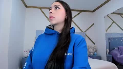 Mia 3 online show from January 15, 11:30 pm